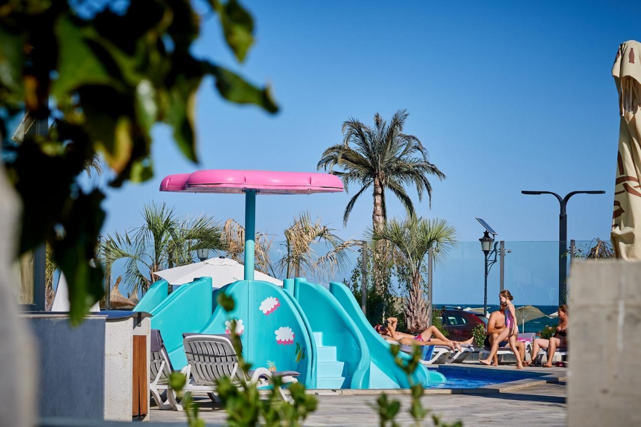 Rusty Sands Apt Spa N Pools Beach Resort นาโวดาริ ภายนอก รูปภาพ